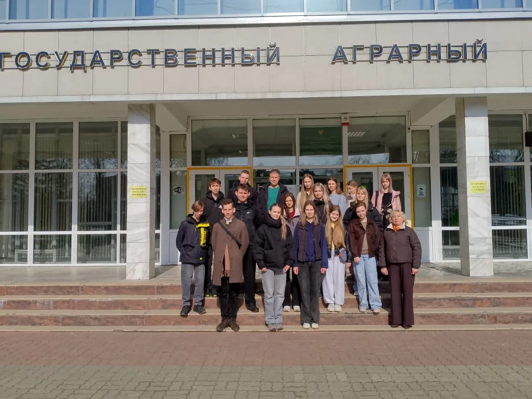 Прекрасных профессий в мире не счесть,.